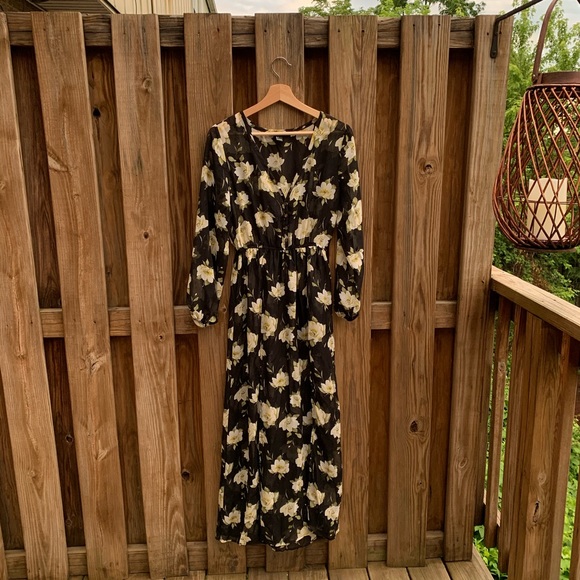 Forever 21 Sheer Floral Maxi - Picture 2 of 9